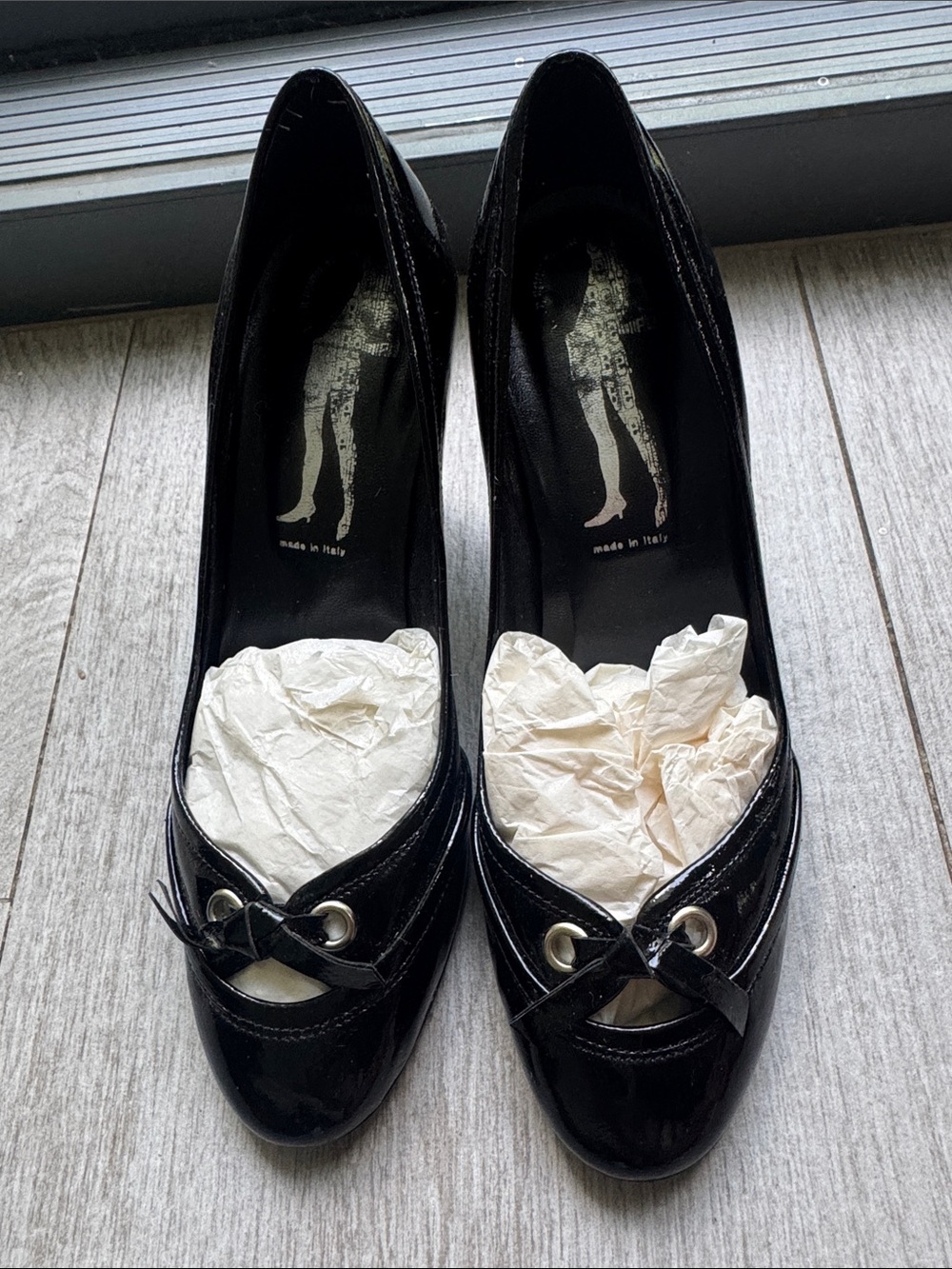 Belle by Sigerson Morrison black patent leather heels size 6.5